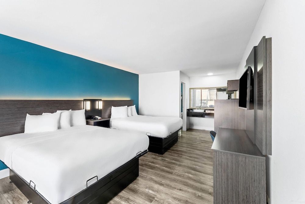 Rodeway Inn Standard Room, 2 Queen Beds, Non Smoking