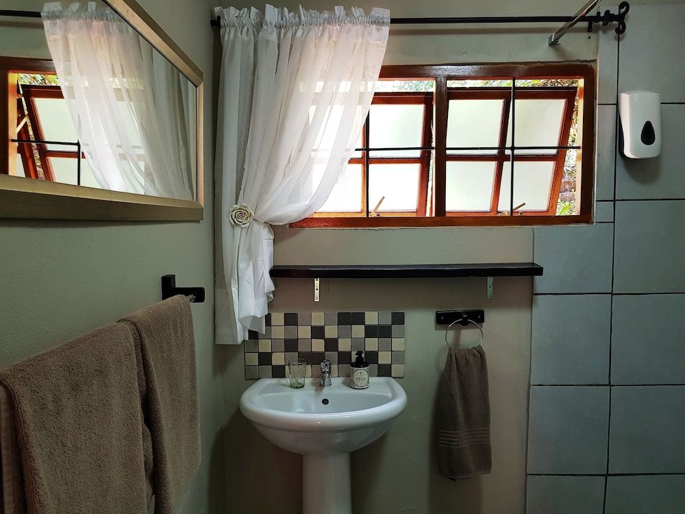 Misty Mountains Farmhouse 1 4