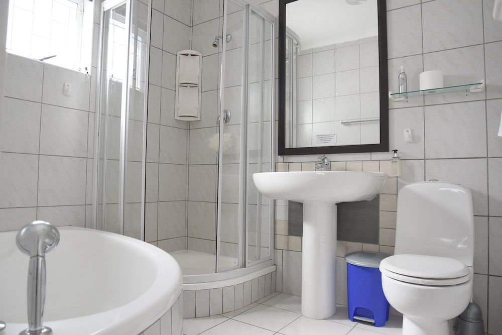 Sunset Decks Standard Double Room 4