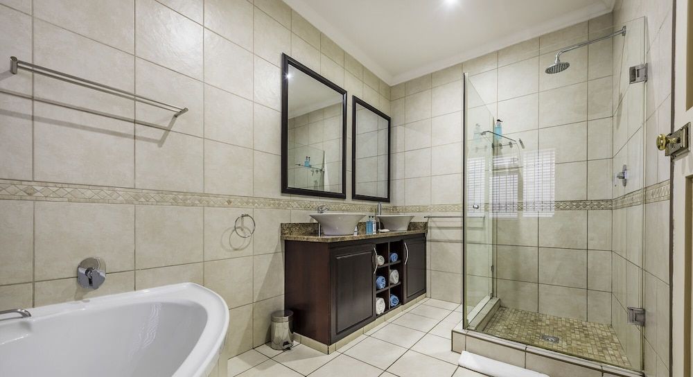 Aquamarine Guest House Luxury Double Room, Ocean View 9