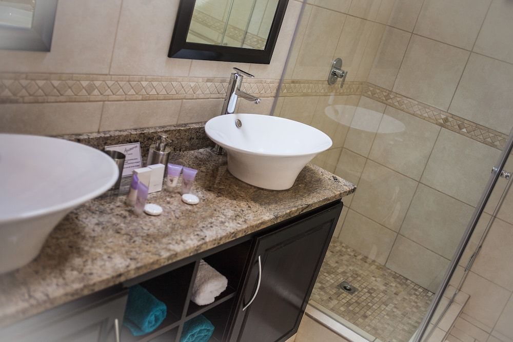 Aquamarine Guest House Honeymoon Suite, Sea View, Sea Facing 8