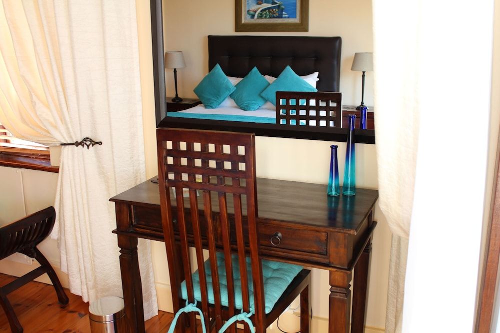 Aquamarine Guest House Luxury Double Room, Ocean View 13