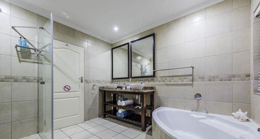 Aquamarine Guest House Superior Suite, Multiple Beds, Balcony, Ocean View 8