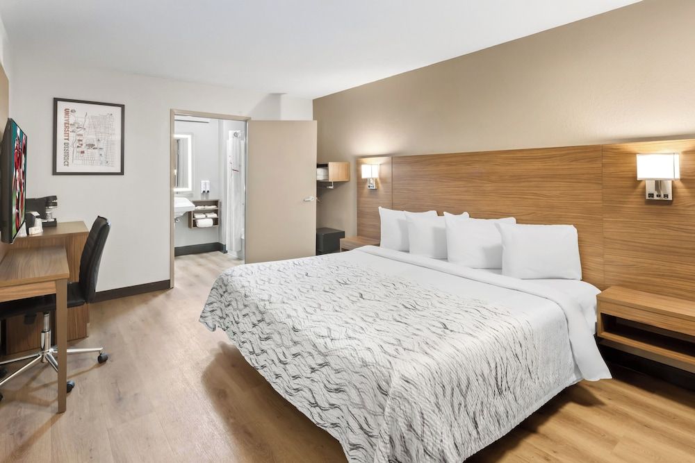 undefined Red Roof Inn PLUS+ Columbus-Ohio State University OSU 5