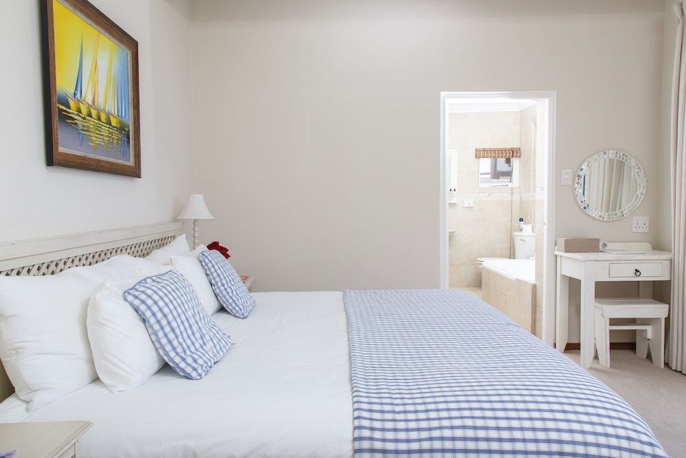 Comfort Room (Deep Blue Room)