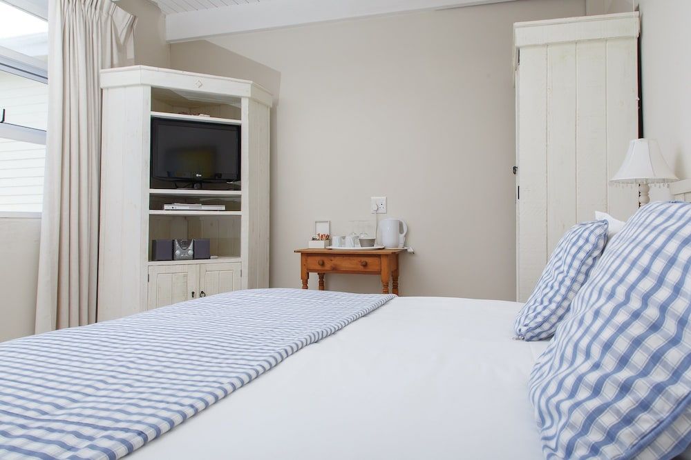 Comfort Room (Deep Blue Room)
