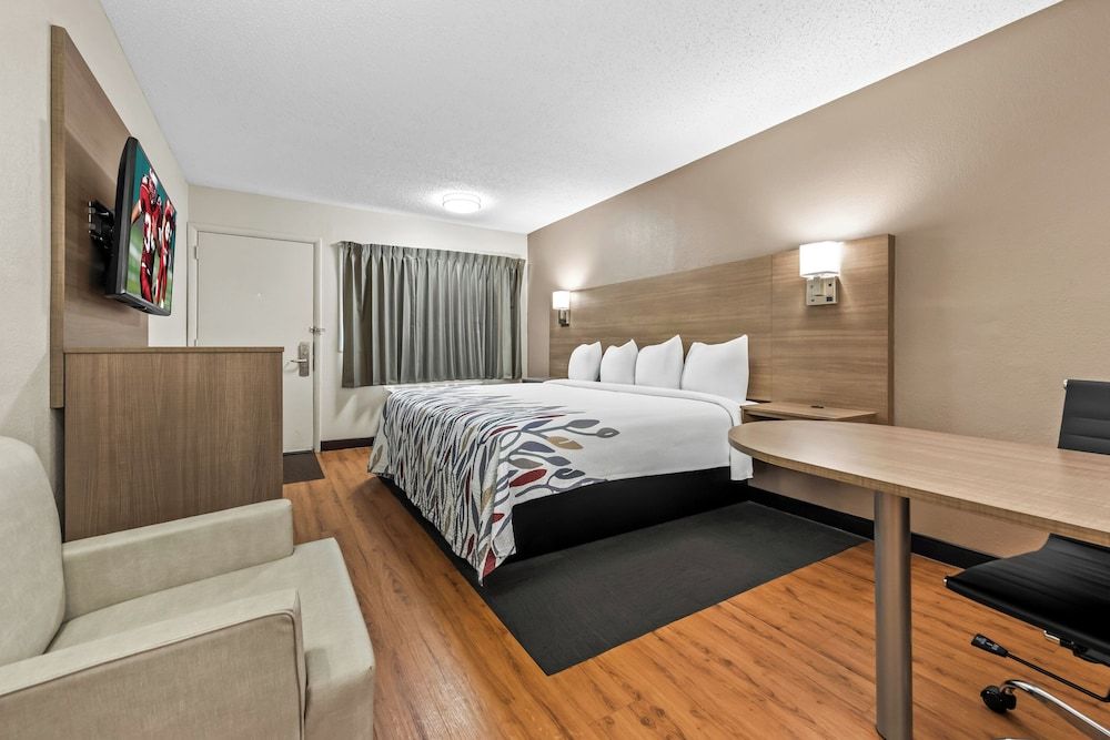 undefined Red Roof Inn Columbus West - Hilliard 2