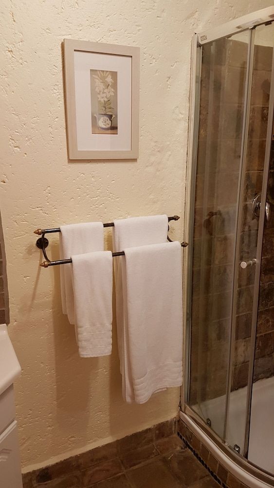 Jubilee Lodge Guest House Deluxe Room (Twin or King Room) 7