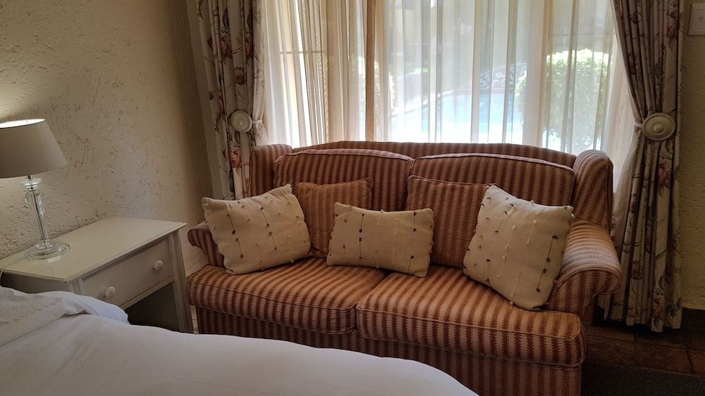 Jubilee Lodge Guest House Deluxe Room (Twin or King Room) 4