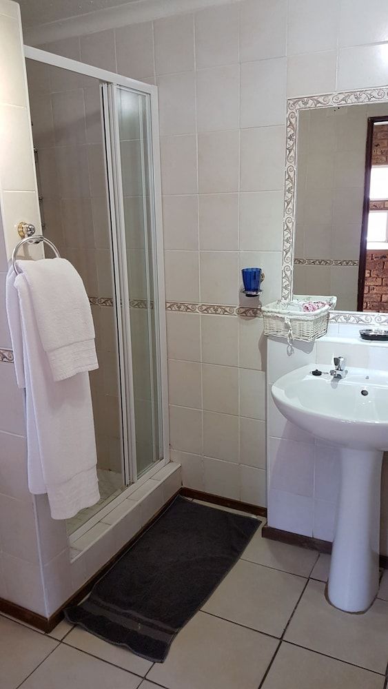 Jubilee Lodge Guest House Deluxe Room (Double Room) 9