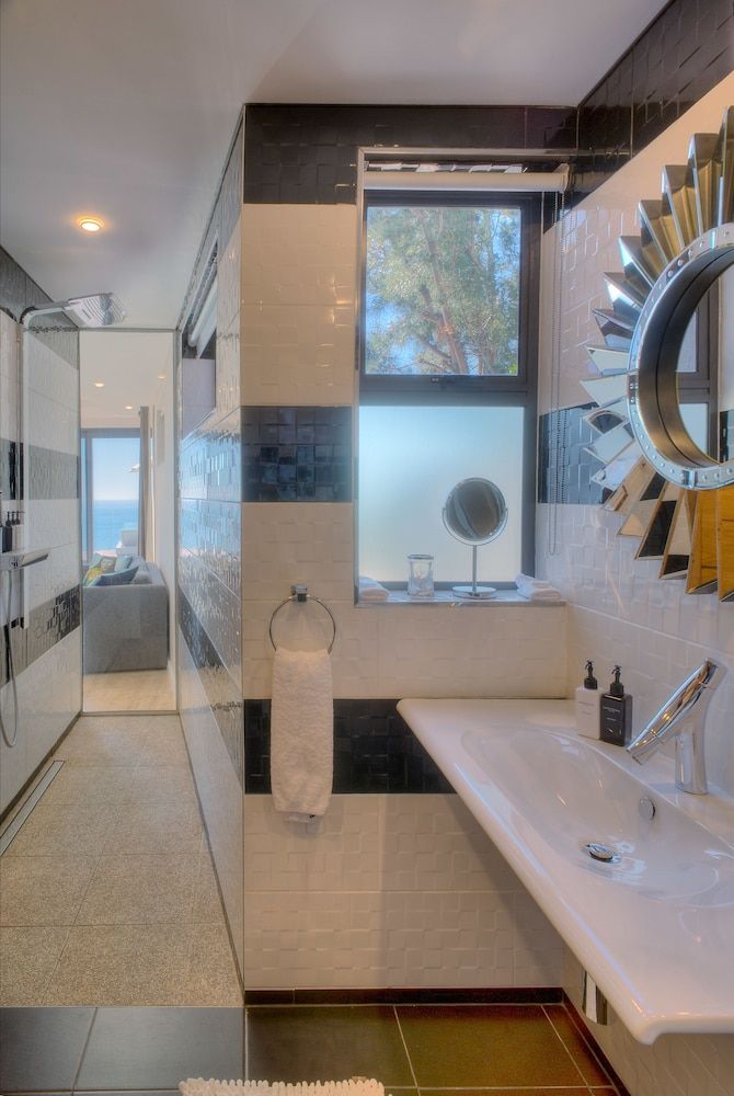 Sea Star Rocks Suite, Private Pool 2