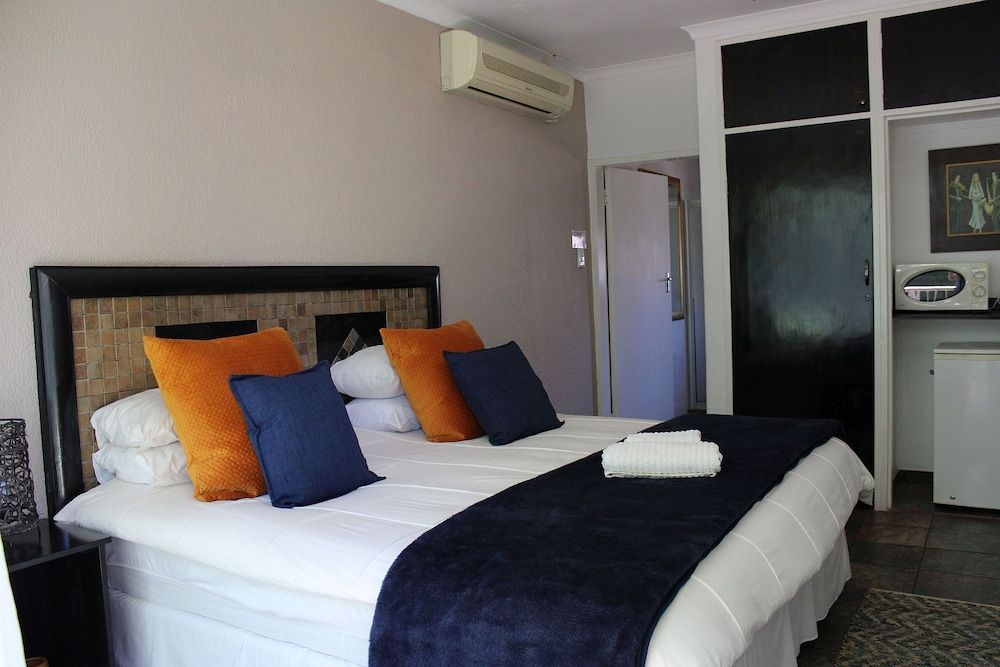 Ukarimu Guest House Honeymoon / Prime Executive