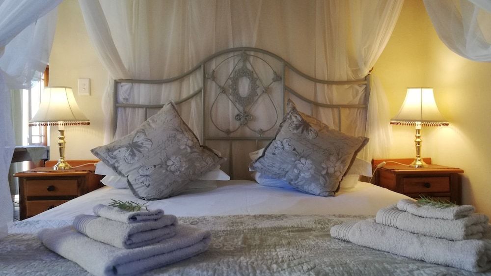 Saxe-Coburg Lodge Suite with garden view 2