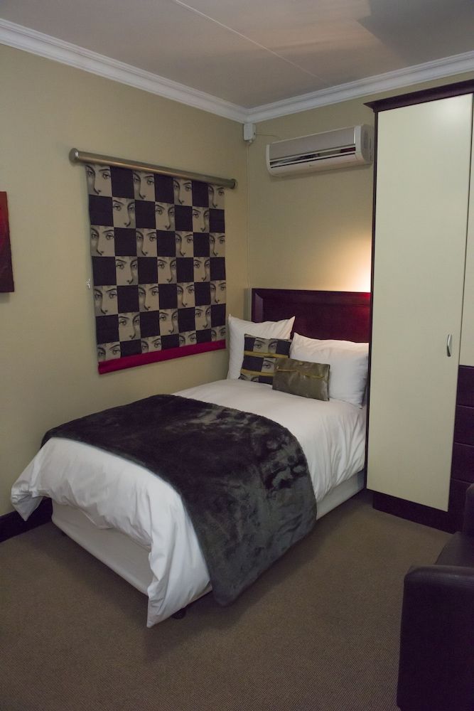 Three quarter room