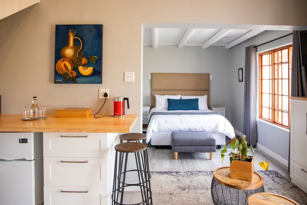 Romantic Studio Suite