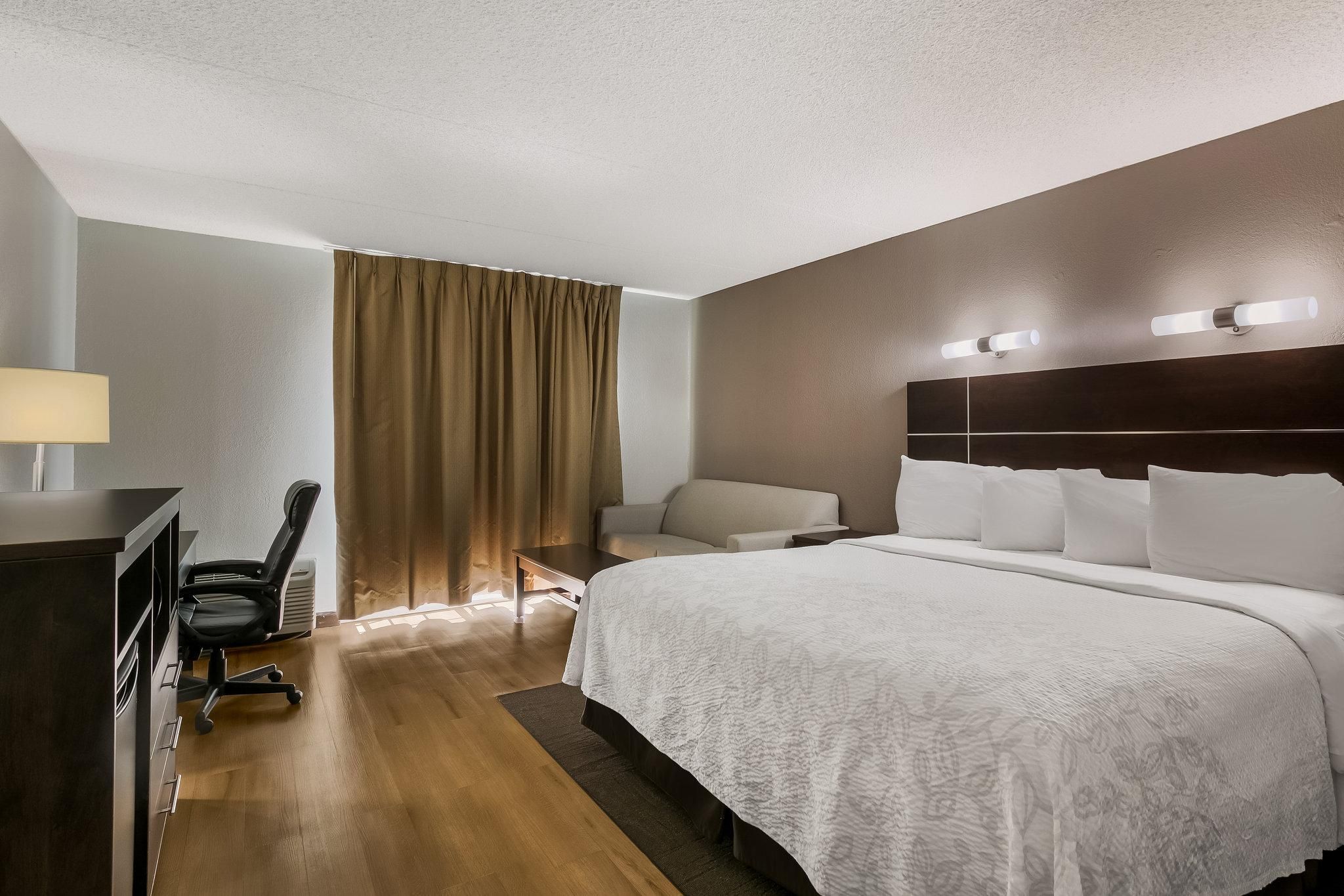 King Suite with Jetted Tub Smoke Free