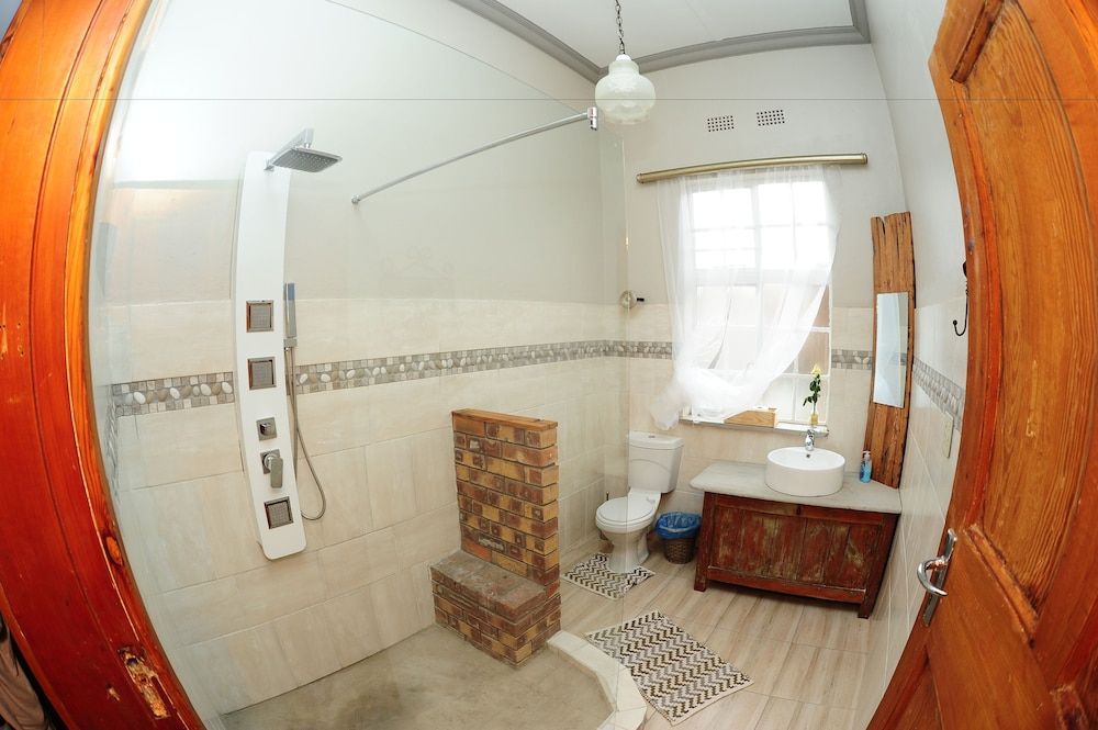 Room (11)