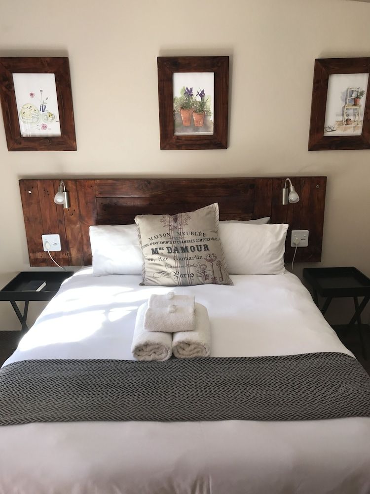 Room (6)