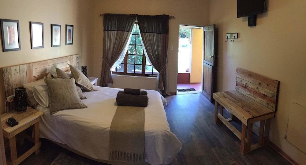 Room (9)
