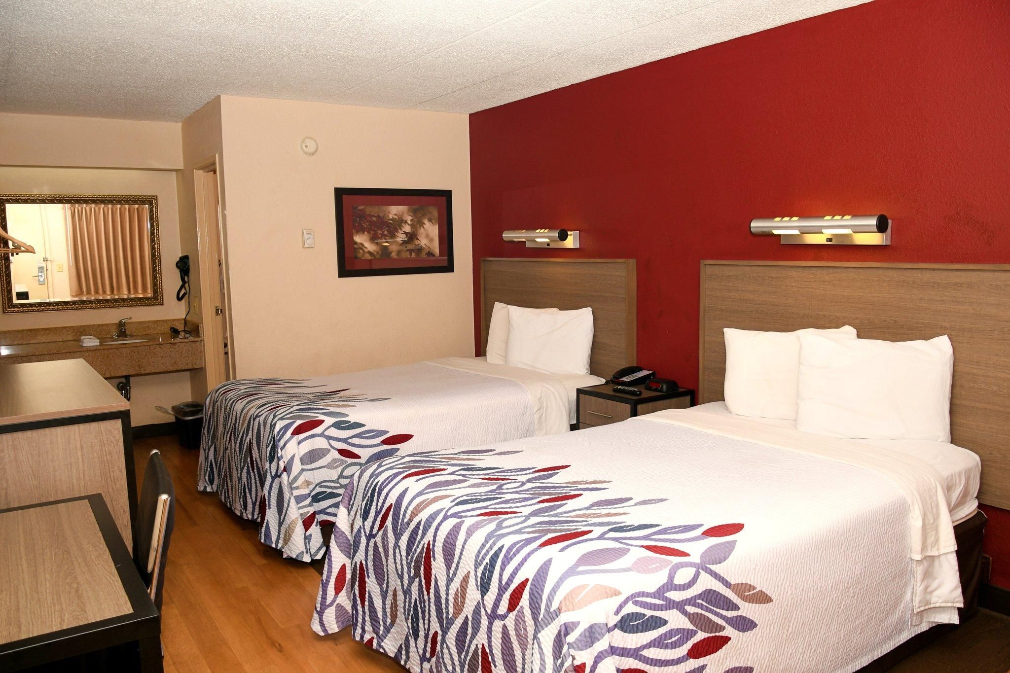 Deluxe 2 Full Beds Smoke Free