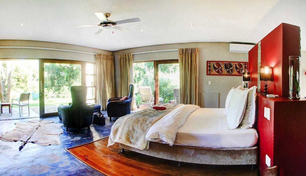 Honeymoon Suite, 1 King Bed (6)
