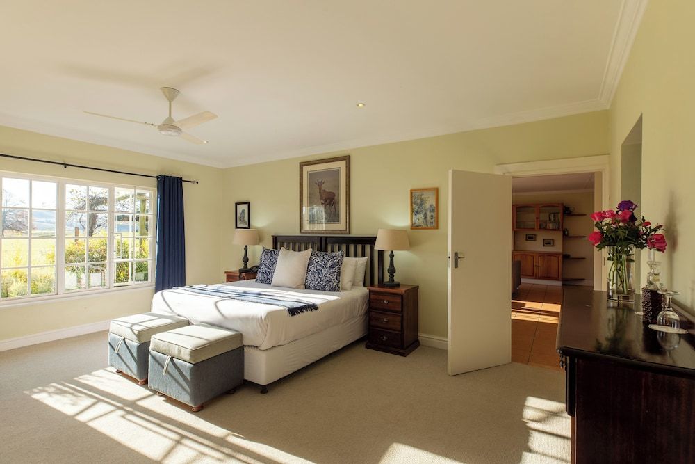 Moorcroft Manor Boutique Country Hotel Executive Suite 11