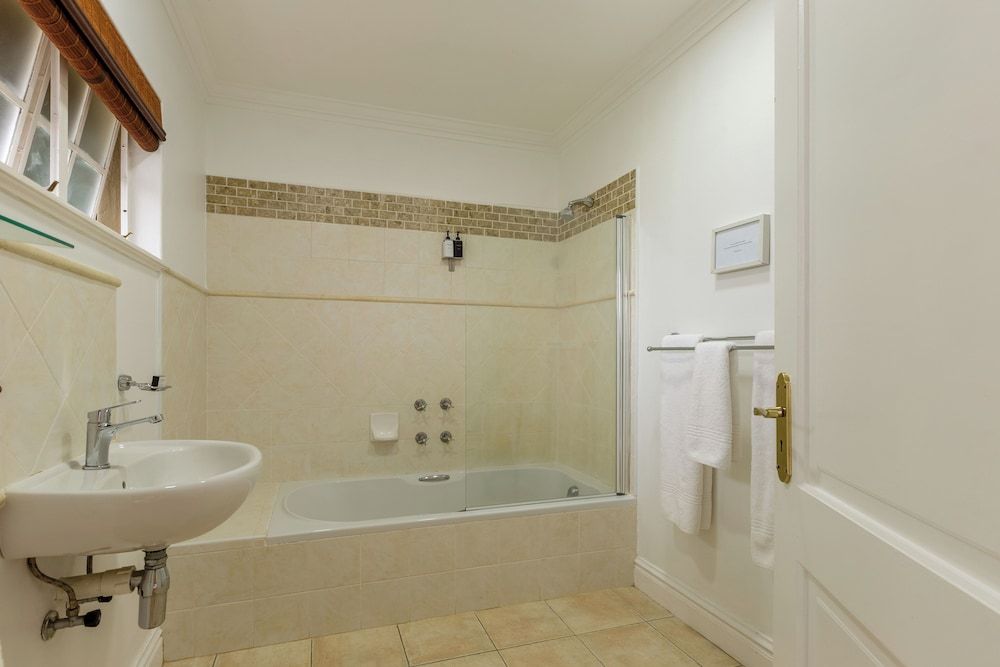 Moorcroft Manor Boutique Country Hotel Deluxe Double Room, 1 King Bed 139