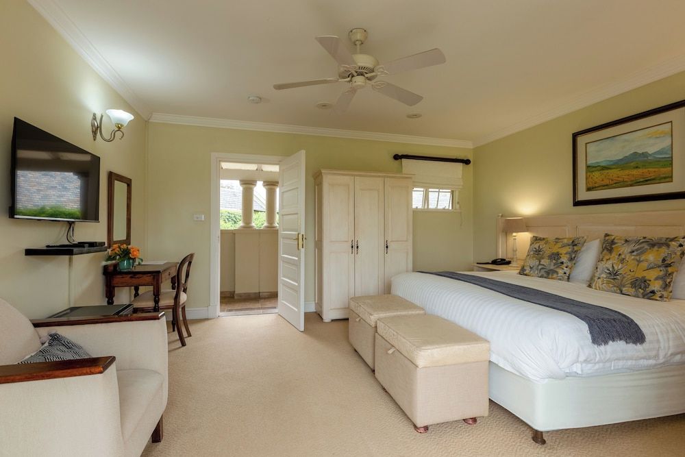 Moorcroft Manor Boutique Country Hotel Deluxe Double Room, 1 King Bed 61