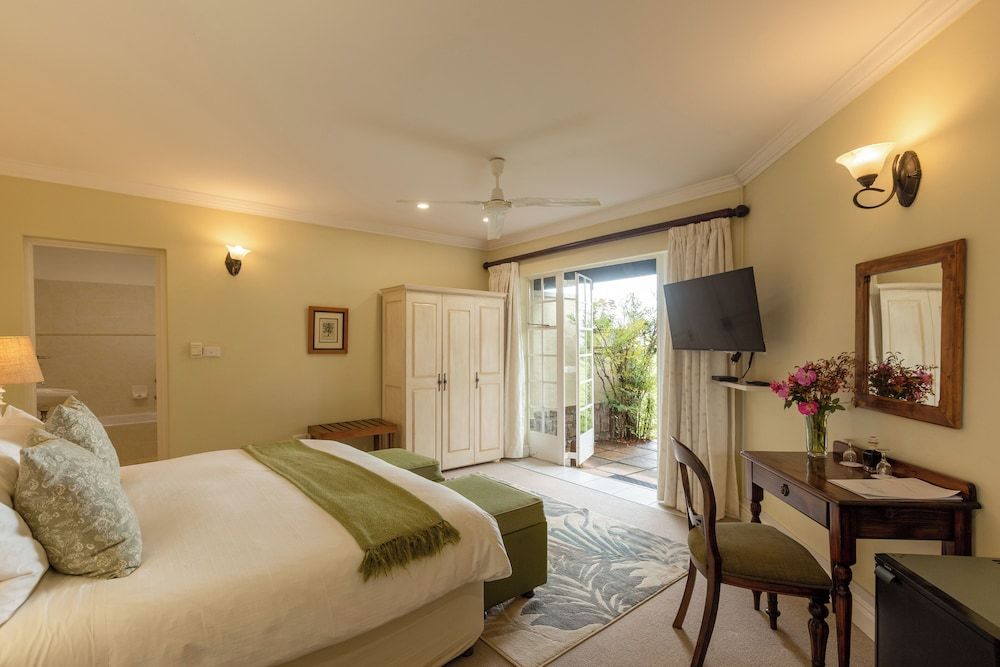 Moorcroft Manor Boutique Country Hotel Deluxe Double Room, 1 King Bed 55