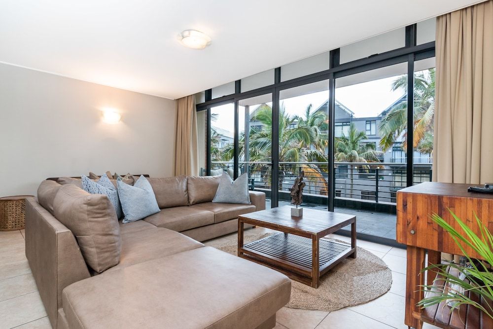 Point Waterfront Apartments Deluxe Apartment, 3 Bedrooms, Canal View, Beachfront