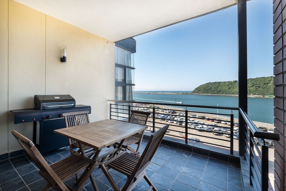 Point Waterfront Apartments Deluxe Apartment, 2 Bedrooms, Harbor View, Beachfront 7