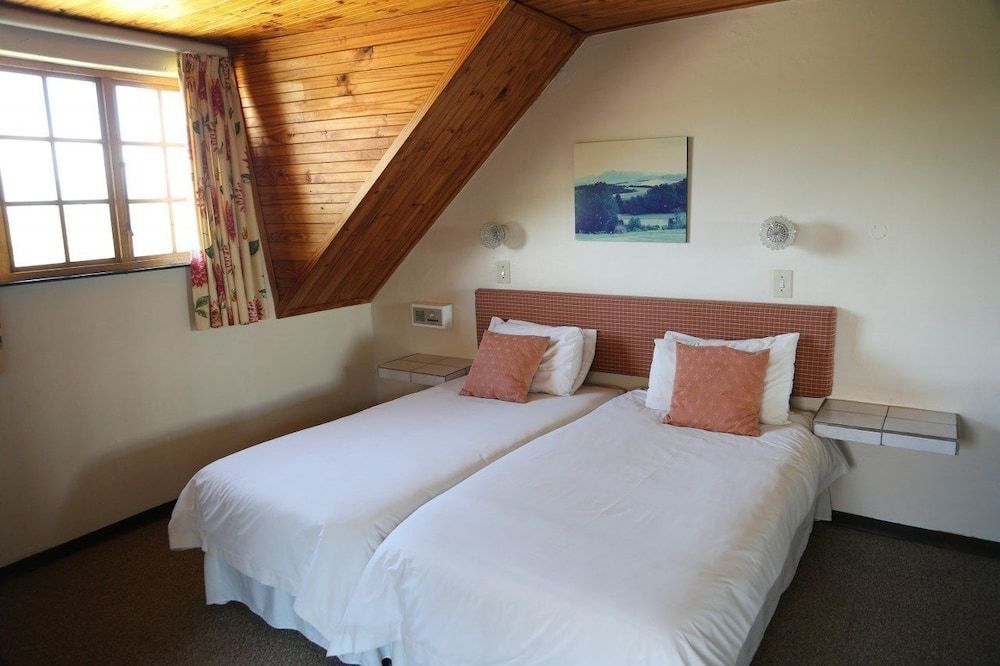 The Nest Drakensberg Hotel Family Duplex, 2 Bedrooms, Mountain View 3