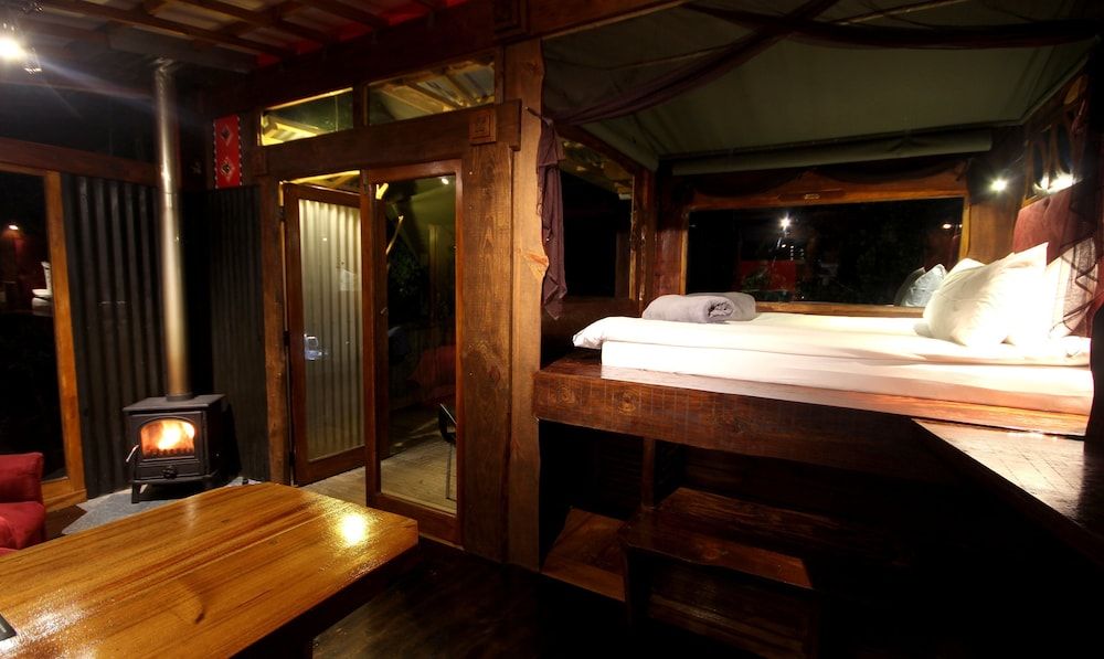 Honeymoon Cabin, Mountain View