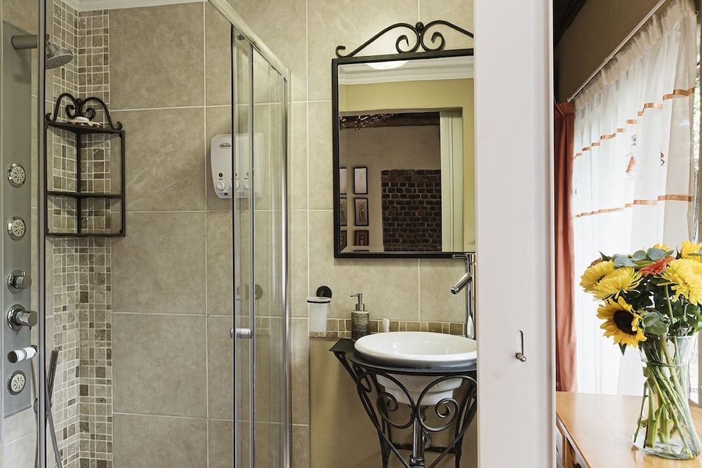 Glenda s Guest Suites Comfort Room, 1 Bedroom (Double Occupancy ) 5