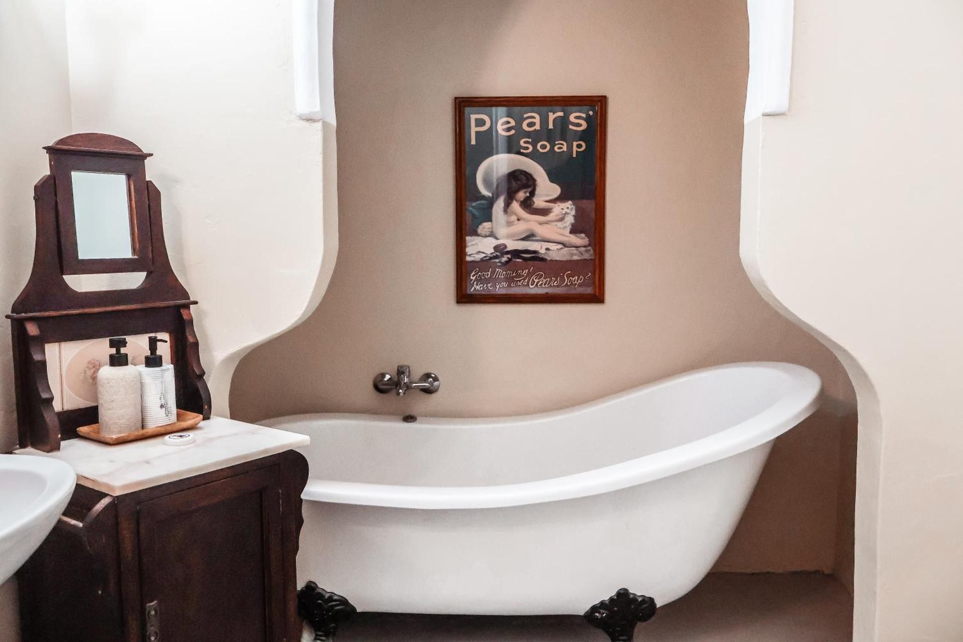 Gerald's Gift Guest House Standard King Room 3