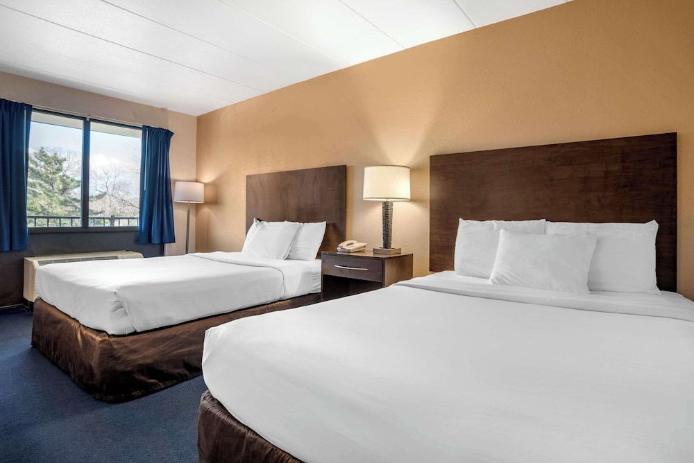 Standard Room, 2 Queen Beds, Non Smoking