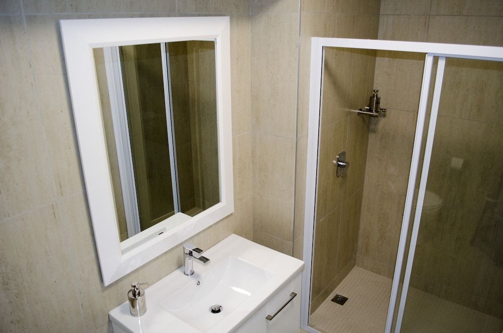 Mayfair Luxury Apartments 3 Bedroom Apartment - Mayfair 8