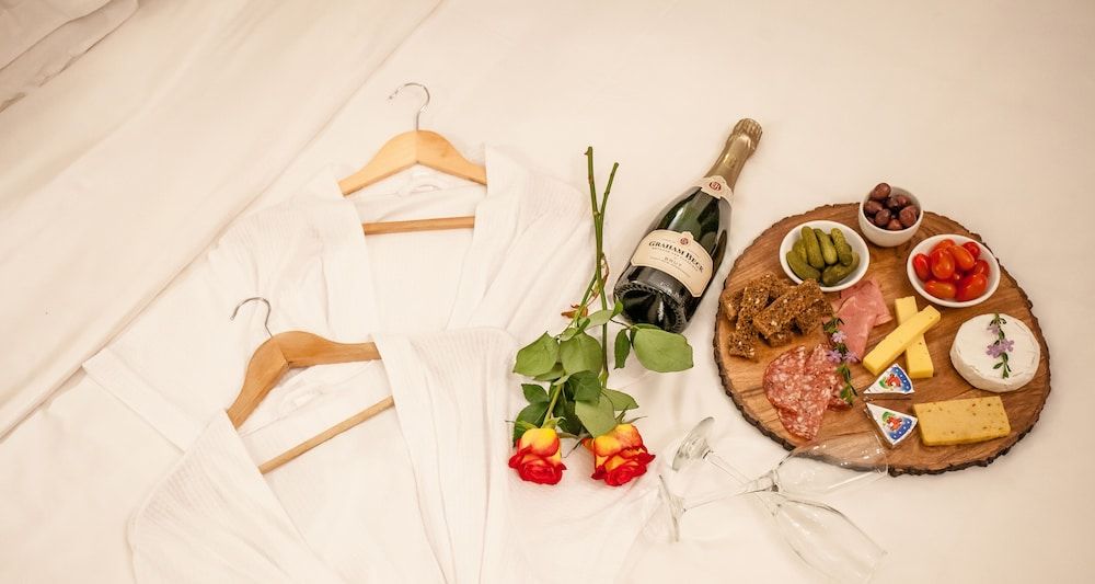 The Walden House Honeymoon Suite 4