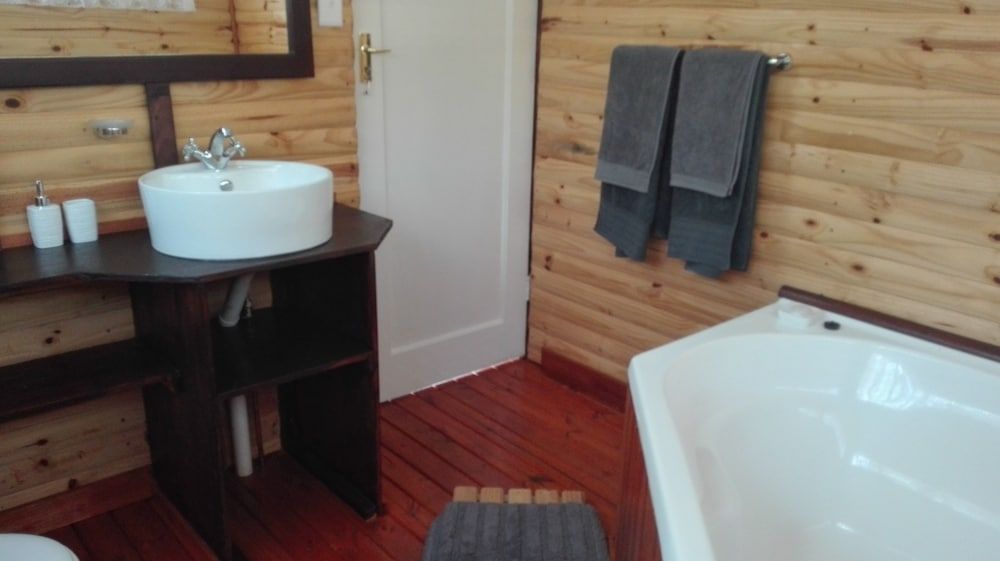 Woodland Gardens Romantic Chalet, 1 Bedroom, Non Smoking, Mountain View 2