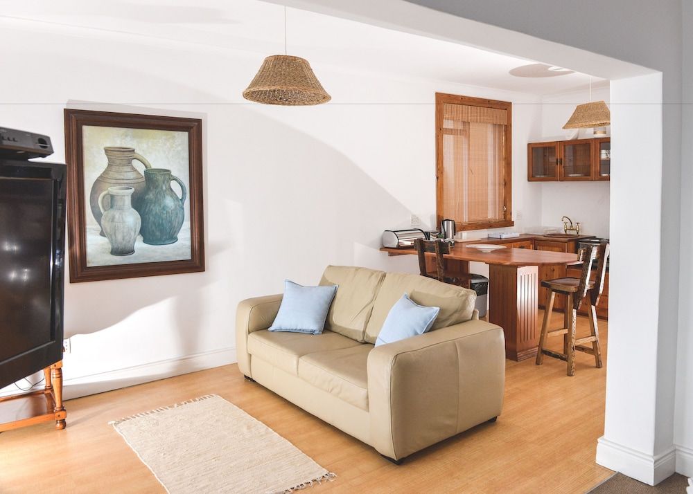 A Whale of a Time Apartment (Orca) 3