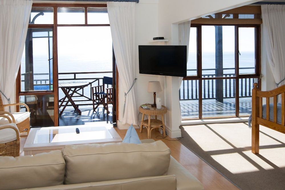 A Whale of a Time Apartment, 1 Bedroom, Sea View (Twin Penguin) 8