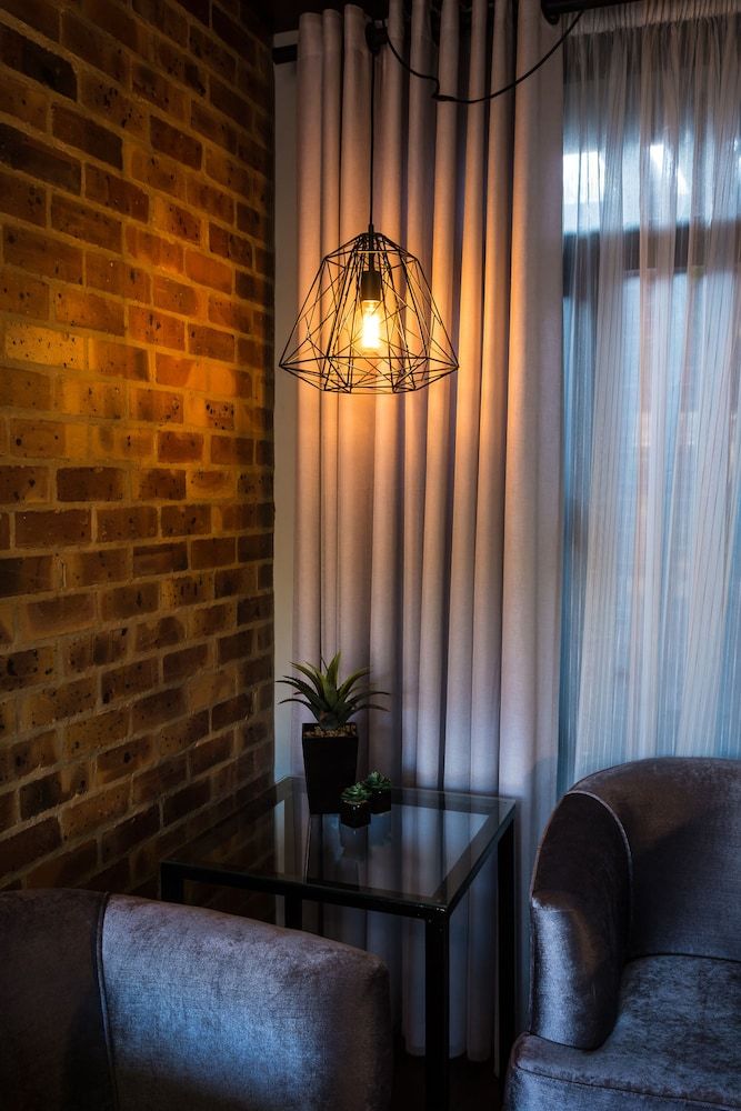 Grey Manor Guesthouse Business Suite, 1 Queen Bed 4