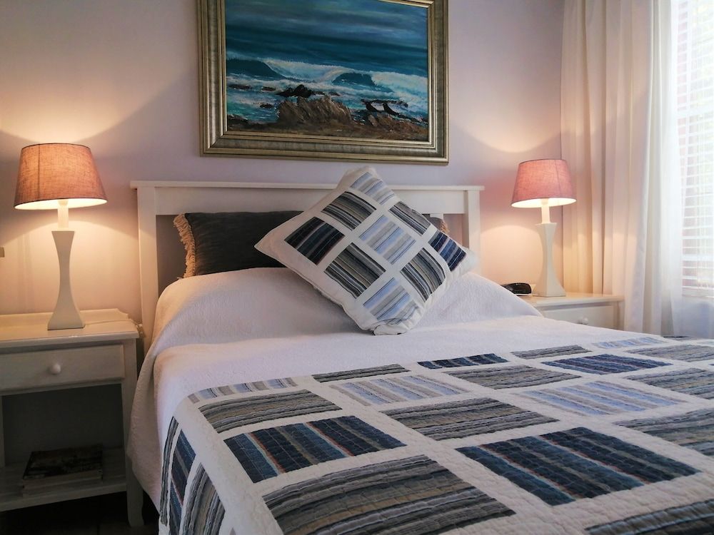 Amzee Bokmakierie Guest House Oestervanger Self catering