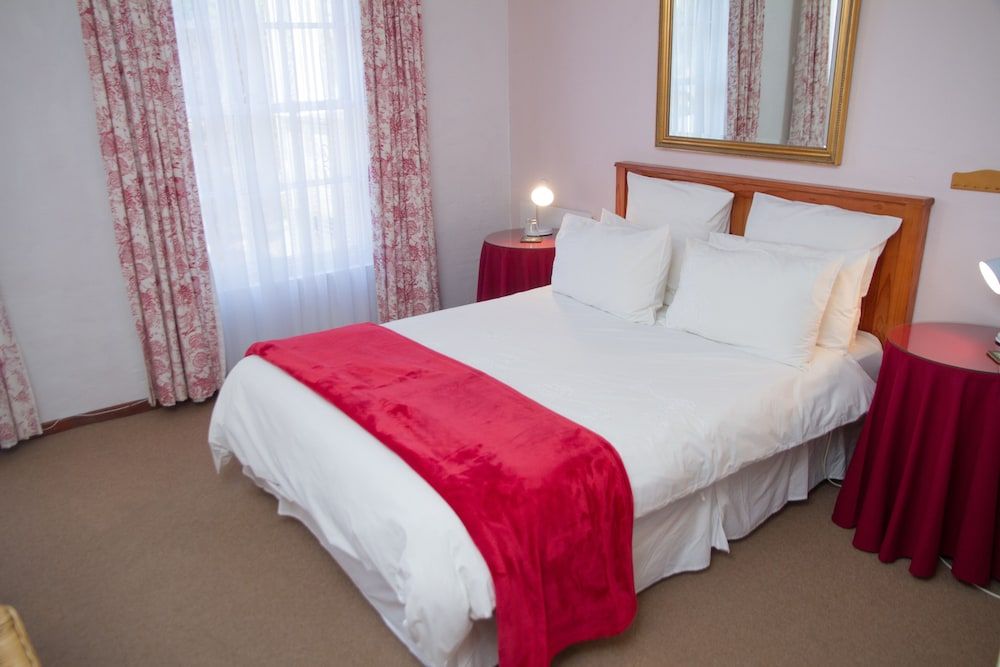 undefined Howard's End Manor 10