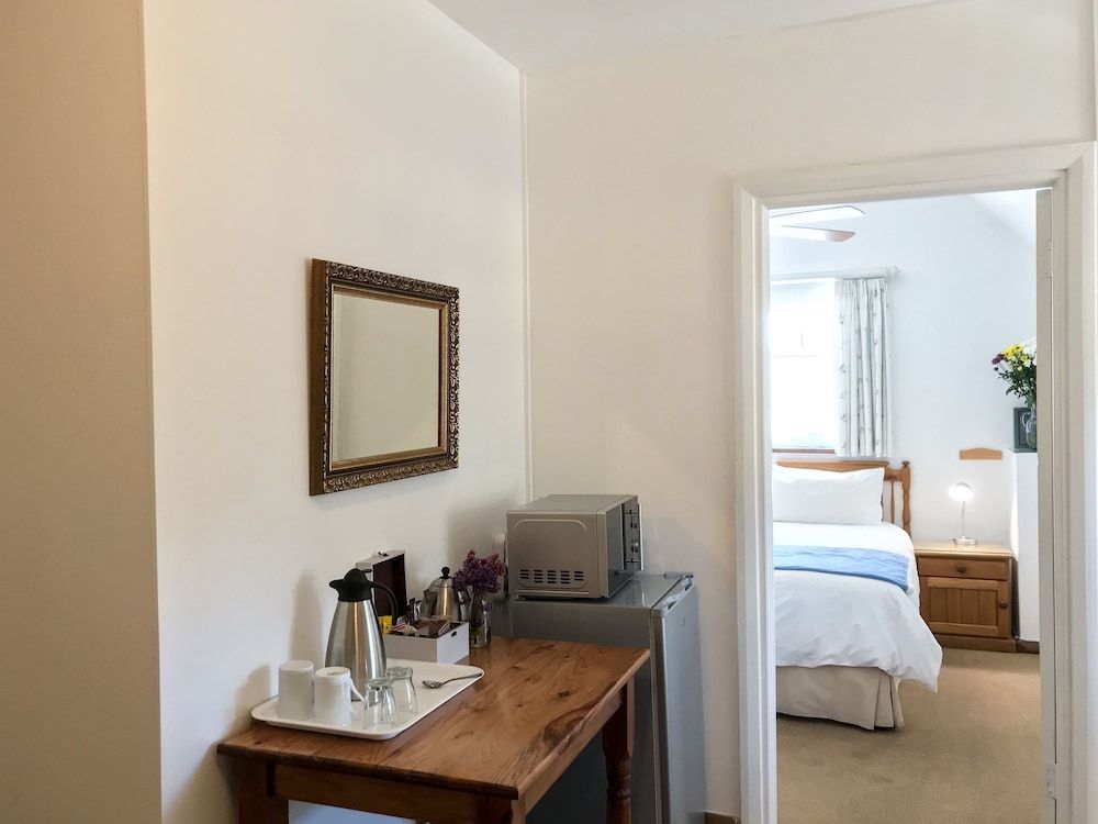 undefined Howard's End Manor 4