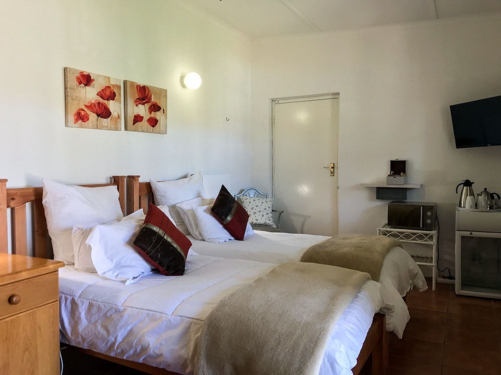 undefined Howard's End Manor