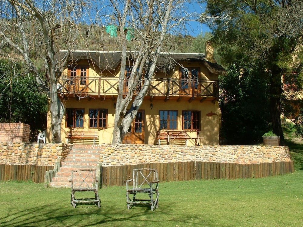 Tides Lodge Cob Cottage 7