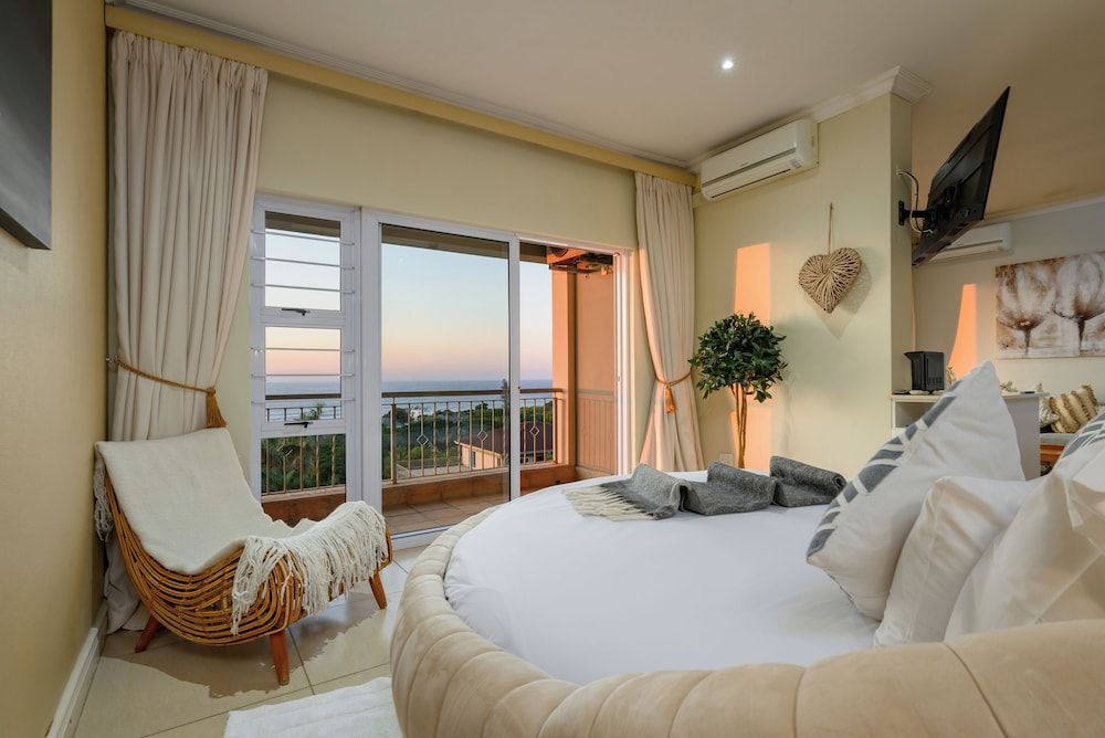 Umthunzi Hotel & Conference Honeymoon Suite, 1 King Bed, Bathtub, Sea View 4