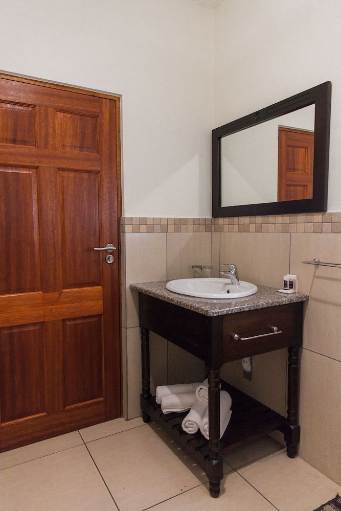 Umthunzi Hotel & Conference Deluxe Double or Twin Room, 1 Bedroom 11