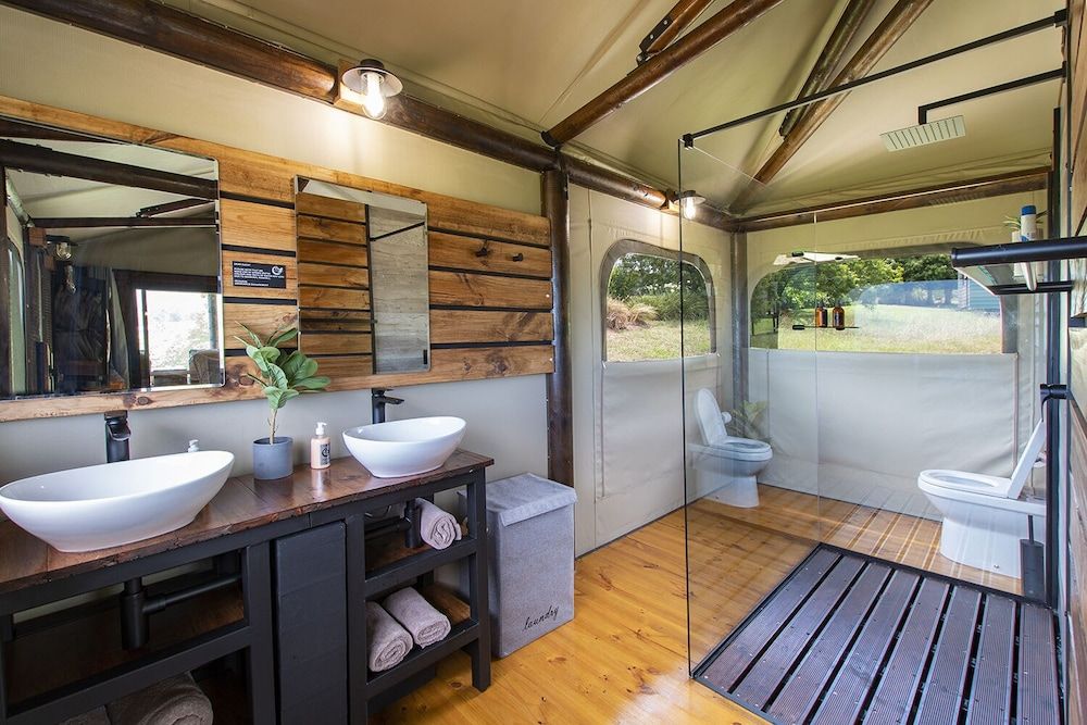 ArendsRus Country Lodge Luxury Tent 5